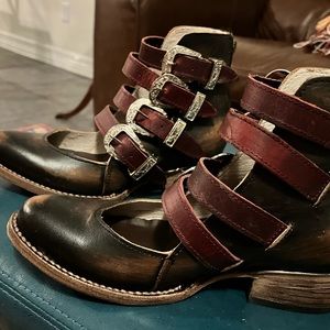 Freebird Scarlett Size 6